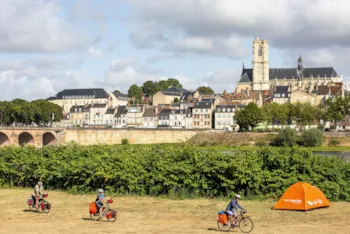 Stellplatz - Fahrrad-/Wanderhalte: Ohne Fahrzeug Und Ohne Strom - Camping de Nevers