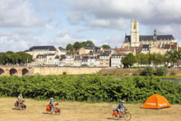 Pitch - Halte Cyclo / Rando : 1 Tent, 1 Bike / Motorcycle - Camping de Nevers
