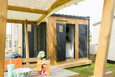 Privileged pitch with sanitary facilities — 4