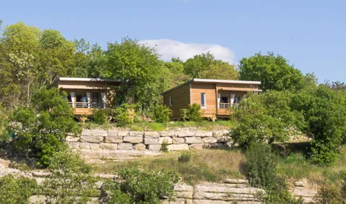 Location - Chalet Premium Les Suites Des Gorges 2Ch - Clim + Tv + Lv + Spa + (Sh) - image n°4 - Camping Le Petit Bois Sites et Paysages