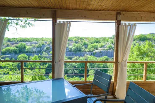 Location - Chalet Premium Les Suites Des Défilés 2Ch - Clim + Tv + Lv + Spa + (Sh) - image n°3 - Camping Le Petit Bois Sites et Paysages