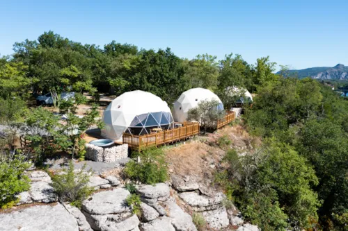 Accommodation - Bulle Insolite Et Spa Premium Bonheur - image n°3 - Camping Le Petit Bois Sites et Paysages