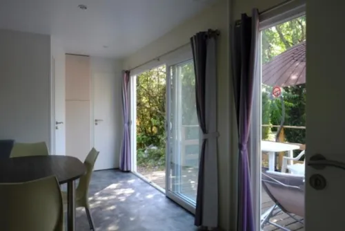Mietunterkunft - Mobil-Home Premium 2 Schlafzimmer - Klimaanlage+ Spa - image n°6 - Camping Le Petit Bois Sites et Paysages