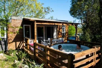 Mietunterkunft - Mobil-Home Premium 2 Schlafzimmer - Klimaanlage+ Spa - Camping Le Petit Bois Sites et Paysages