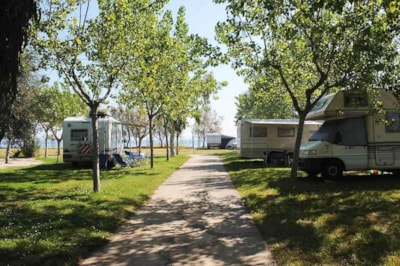 Blue Pitch 60MQ in size Motorhomes/ Caravans, current 6A (1200 watt) — 2