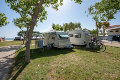 Blue Pitch 60MQ in size Motorhomes/ Caravans, current 6A (1200 watt) — 3