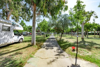 Blue Pitch 60MQ in size Motorhomes/ Caravans, current 6A (1200 watt) — 7