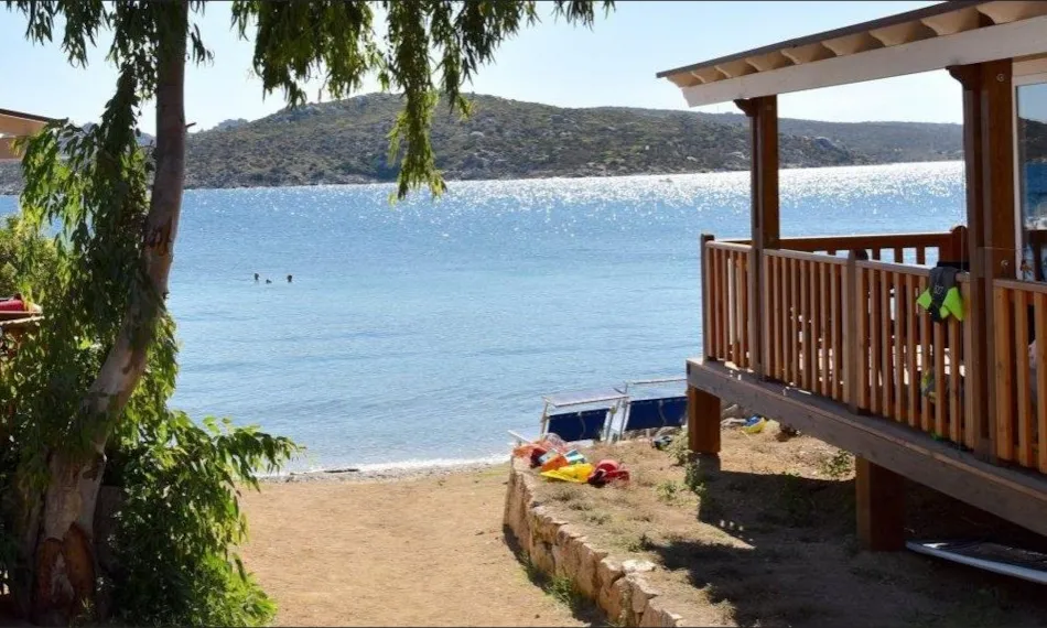 Isola dei Gabbiani - Land of water