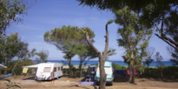 Stellplatz - Stellplatz + Wohnmobil - Camping L'Ultima Spiaggia