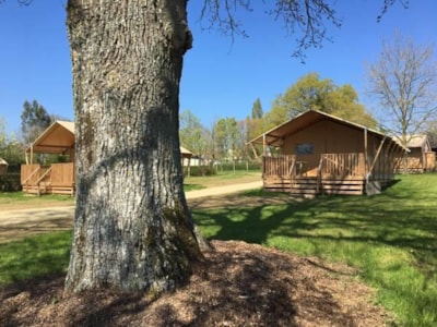 Lodge with sheltered terrace + private facilities 6 pers.