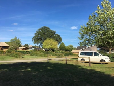 Car + tent or caravan without electricity