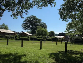 Stellplatz - Stellplatz + Auto + Zelt Oder Wohnwagen - Glamping Sainte-Suzanne