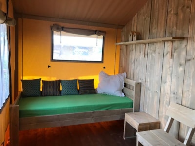 Lodge with sheltered terrace + private facilities 3 pers.