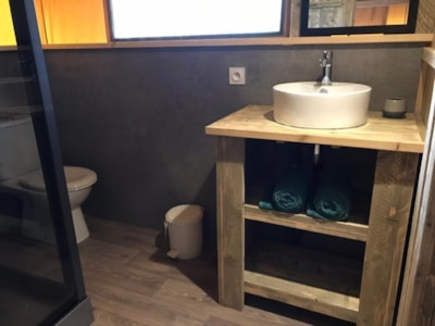 Lodge with sheltered terrace + private facilities 3 pers.