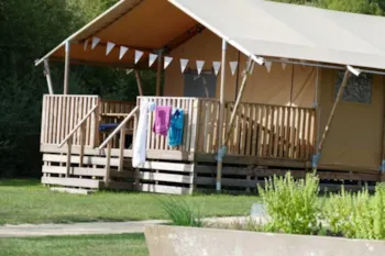 Mietunterkunft - Lodge Hölzerner Überdachte - Mit Sanitäranlagen 5 Pers. - Glamping Sainte-Suzanne