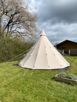 Accommodation - Tipi Tent - Shared Toilets - Glamping Sainte-Suzanne
