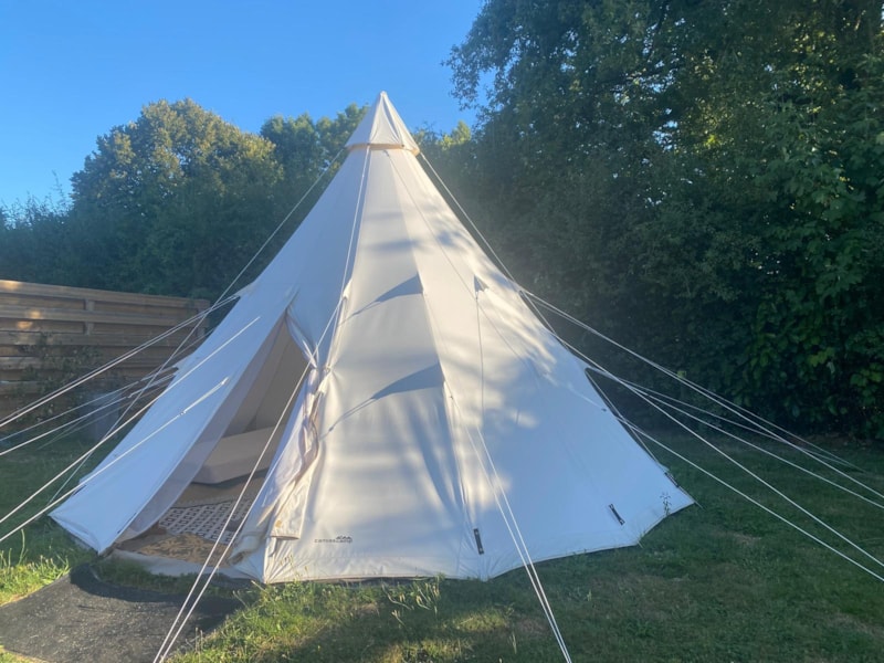 Tente Tipi - sanitaires communs