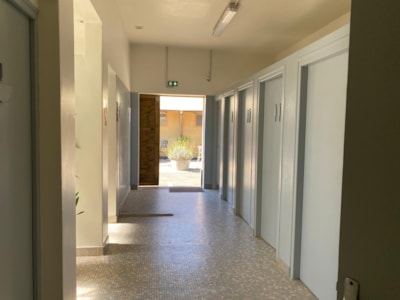 Cabane Pod - shared sanitary facilities