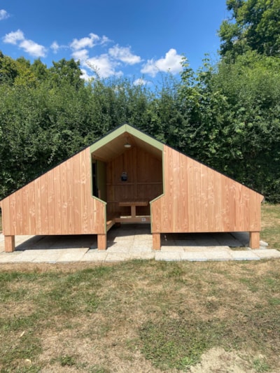 Fernweh Hut - shared toilets