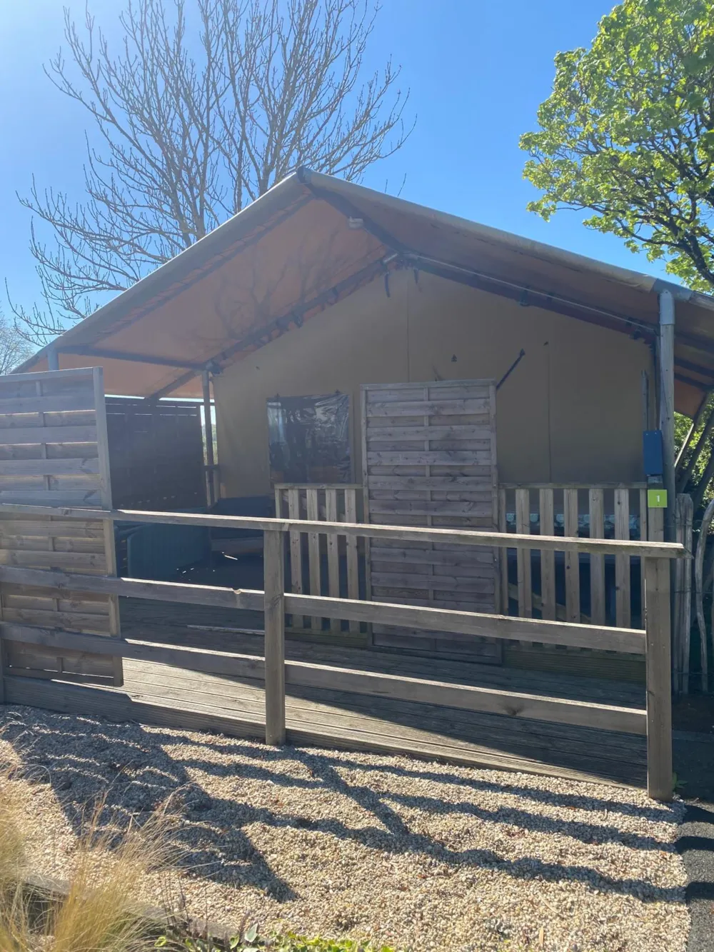 Location - Lodge Pmr Accès Sanitaires Communs 3 Pers. - Glamping Sainte-Suzanne