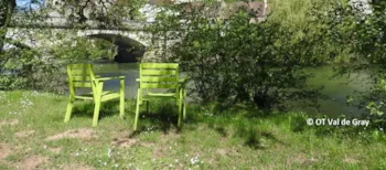 Emplacement - Forfait Camping (Emplacement, 2 Personnes, 1 Véhicule) - Camping Onlycamp Pesmes La Colombière