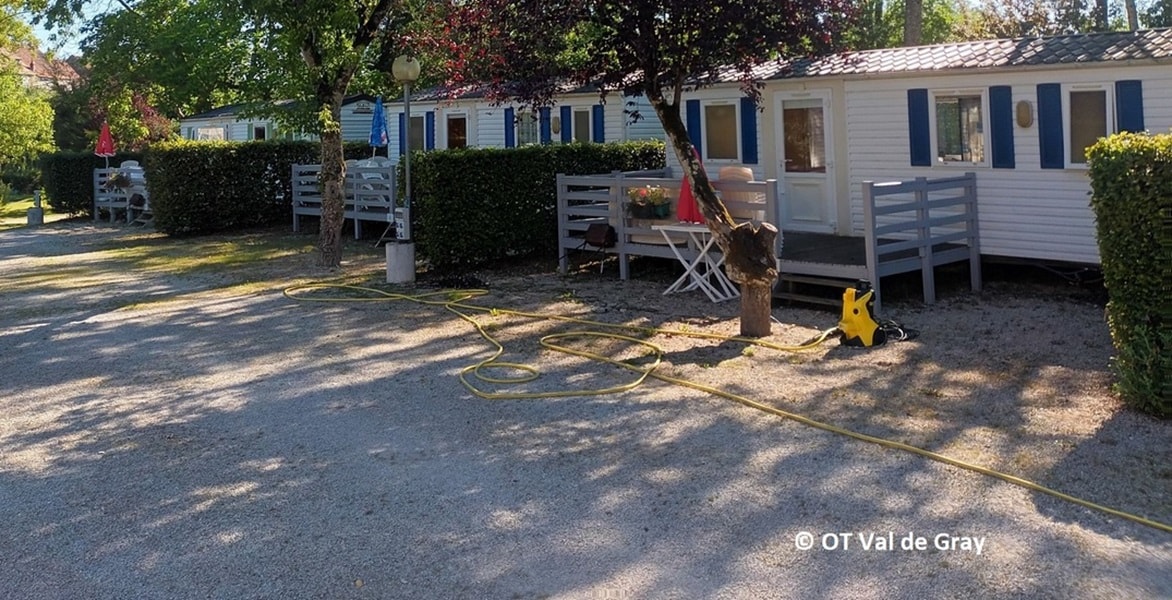 Camping Onlycamp Pesmes La Colombière — Foto 2