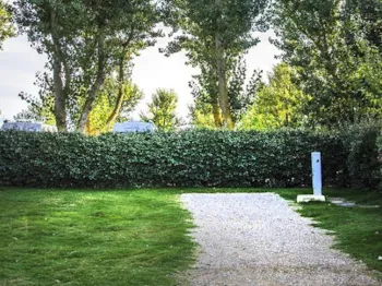 Stellplatz - 'Ideal Für Wohnmobile' Stellplatz 80M² - Clos De Ferrand - 10A + Wasser/Abwasser - Camping Le Serignan Plage Nature
