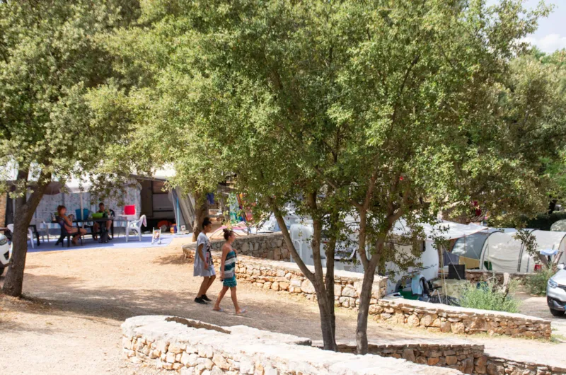 Emplacement Sans Électricité : 1 Voiture + Tente