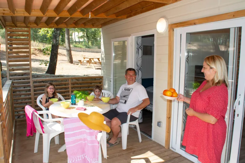 Chalet "Modern"       Proche De La Vie Du Camping