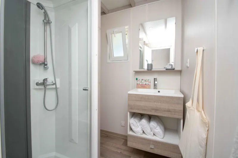 Chalet "Modern"       Proche De La Vie Du Camping