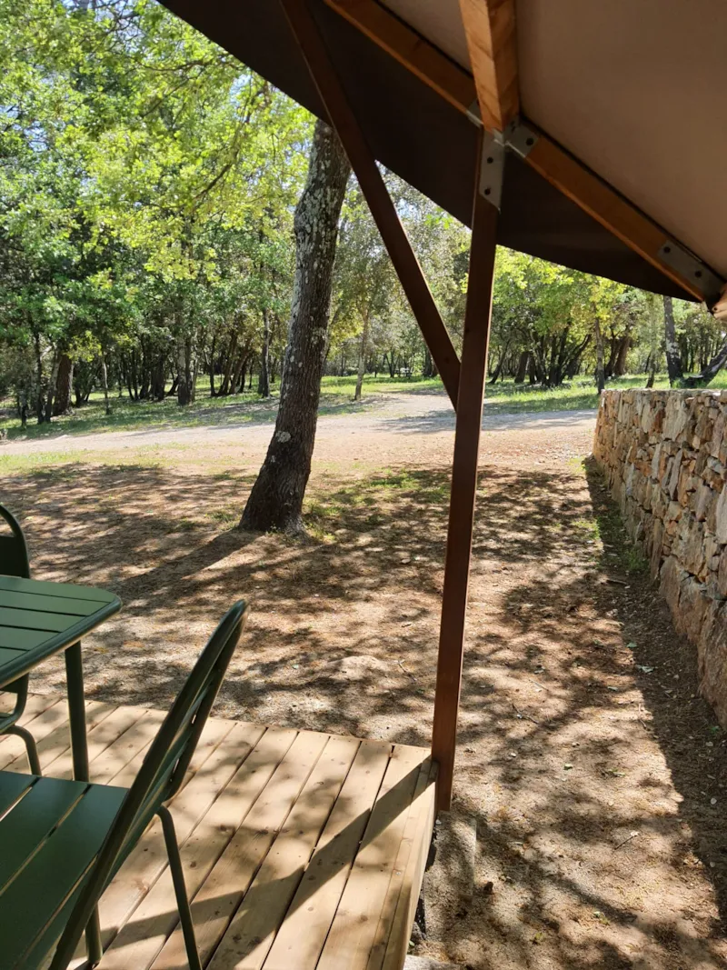 Eco-Lodge "Le Safari"        La Tête Dans La Nature En Famille