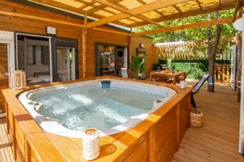 Mietunterkunft - Premium Luxe Klimaanlage 50 M² Spa / Tv / Lv / Bbq - Camping L'Oasis du Verdon