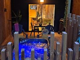 Accommodation - Premium 1 Air Conditioning  20 M²  Spa / Tv / Bbq - Camping L'Oasis du Verdon
