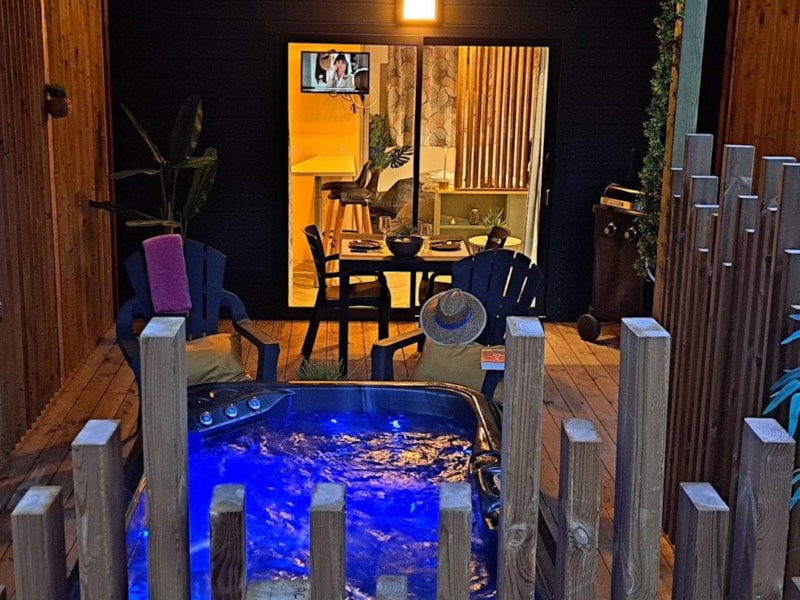 PREMIUM 1 Air-conditioned 20 m² SPA / TV / BBQ