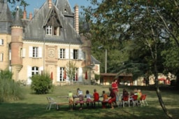 Camping Château Le Haget - image n°13 - Roulottes