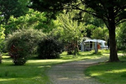 Camping Château Le Haget - image n°4 - Roulottes