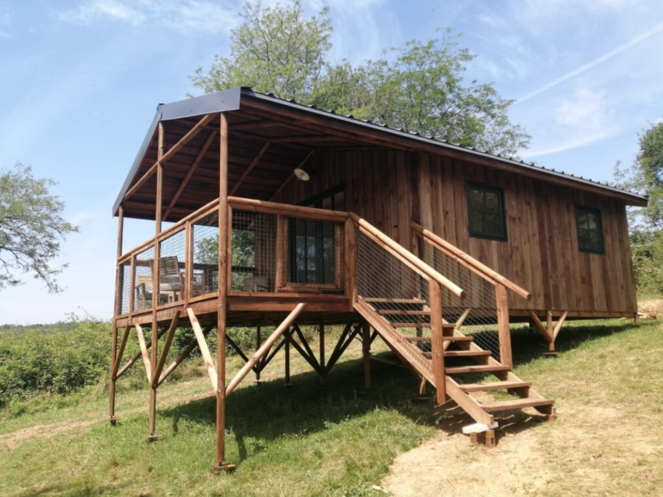 Accommodation - Wooden Cabin On Stilts - Camping Château Le Haget
