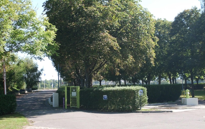 Emplacement nu