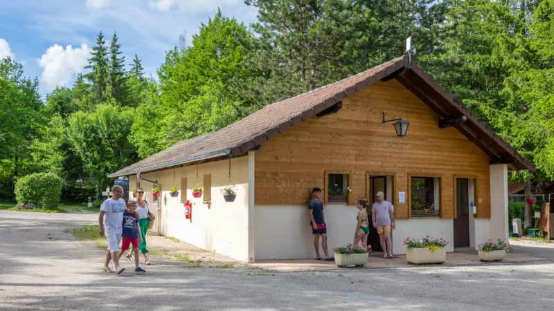 Forfait Saison (1 Caravane Ou Camping-Car / 1 Voiture)