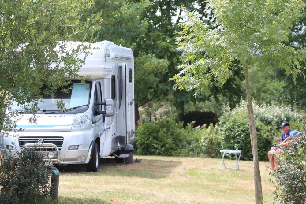 Emplacement - Forfait Itinérance Sans Électricité - Camping Les Grésillons