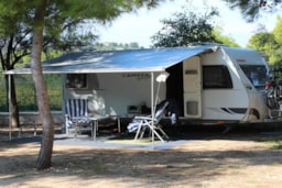 Kampeerplaats(en) - Standplaats + Caravan - Camping Village Molinella Vacanze
