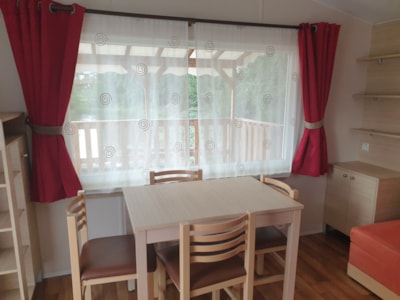 Mobile home - 2 bedrooms - 1 living room and equipped kitchen — 3