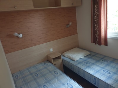 Mobile home - 2 bedrooms - 1 living room and equipped kitchen — 4