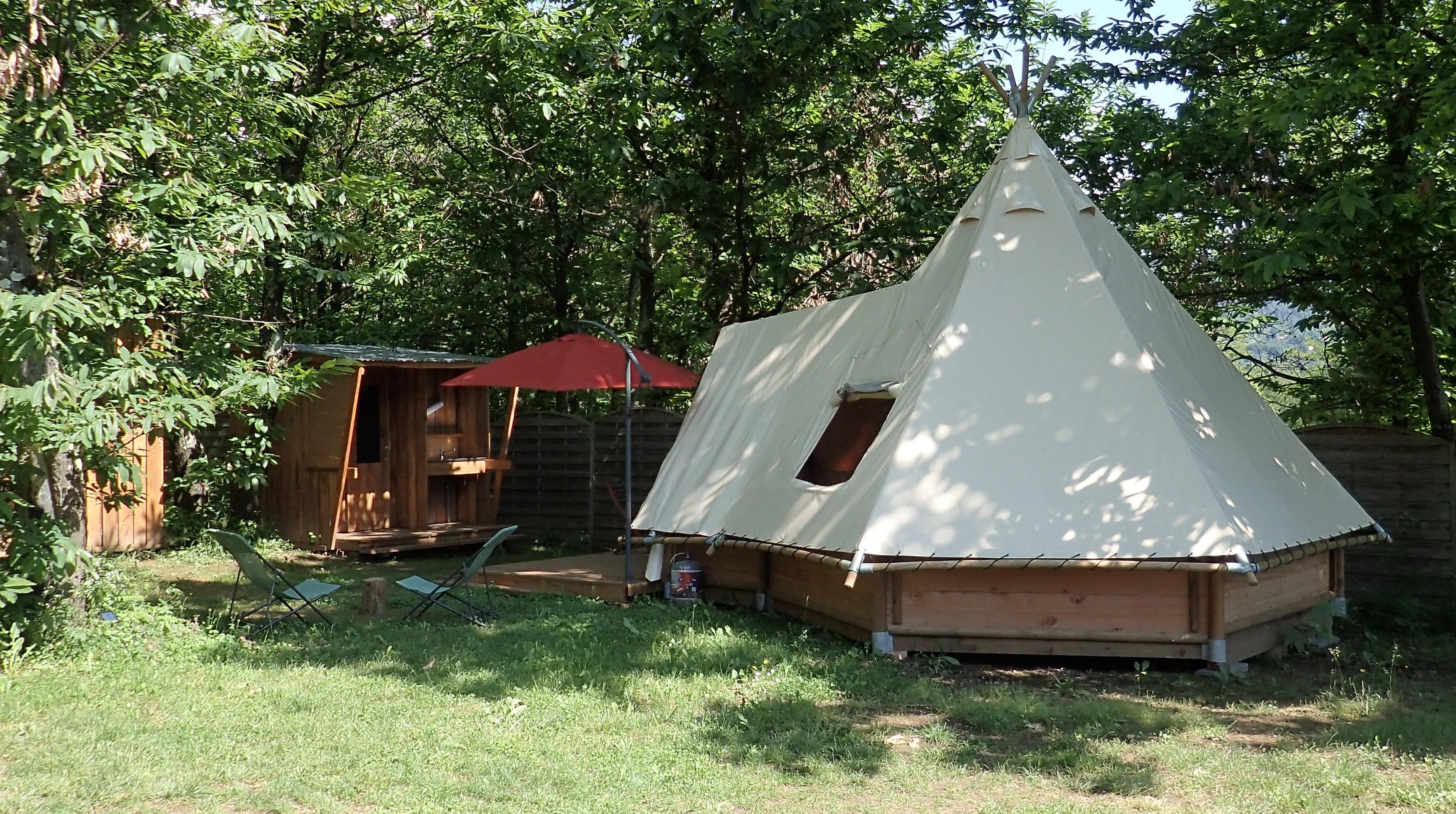Accommodation - Tipi - Camping La Châtaigneraie