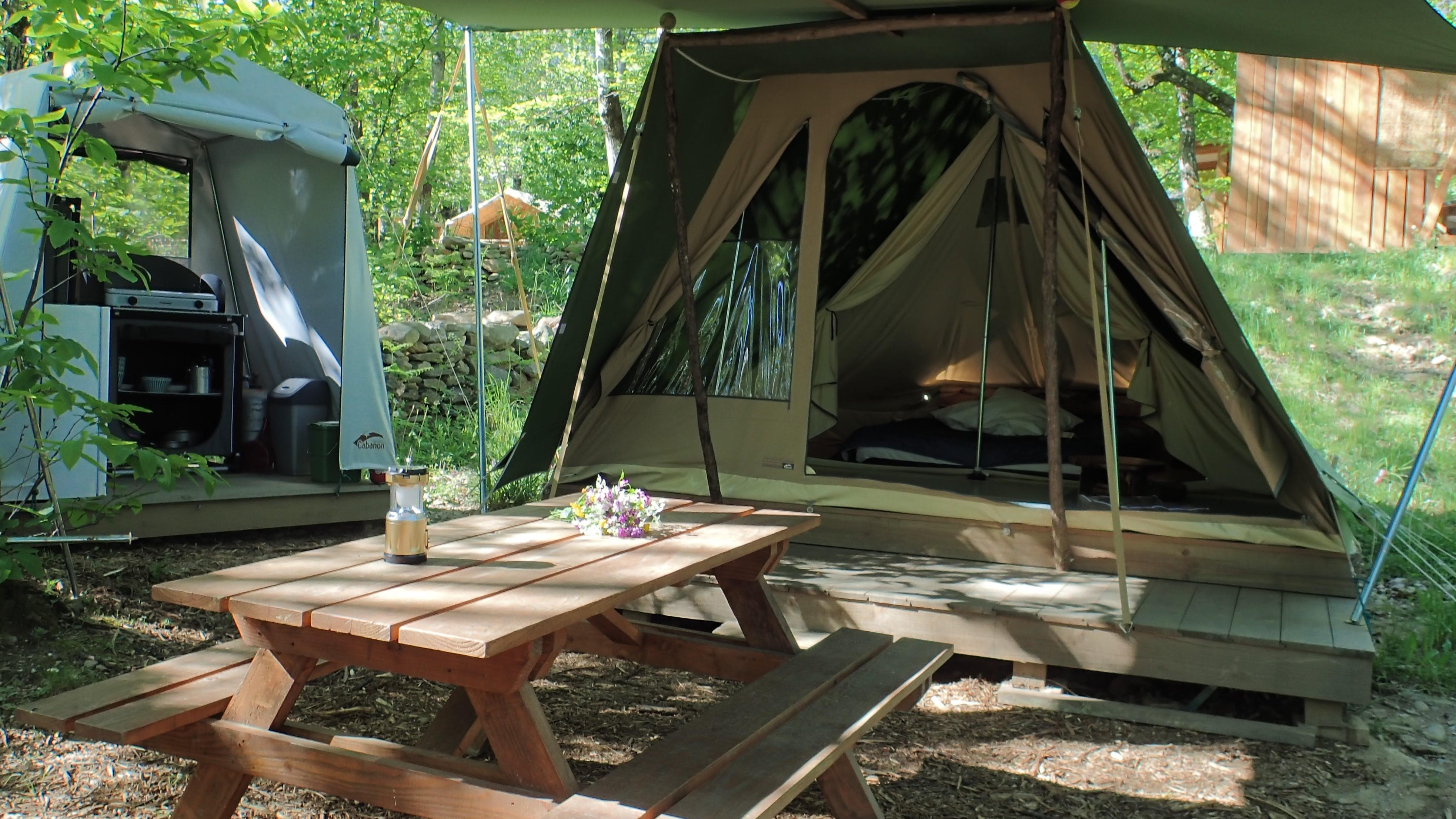Location - Tente Castor 2 Personnes (Pers. Supplémentaire En Petite Tente Possible) - Camping La Châtaigneraie