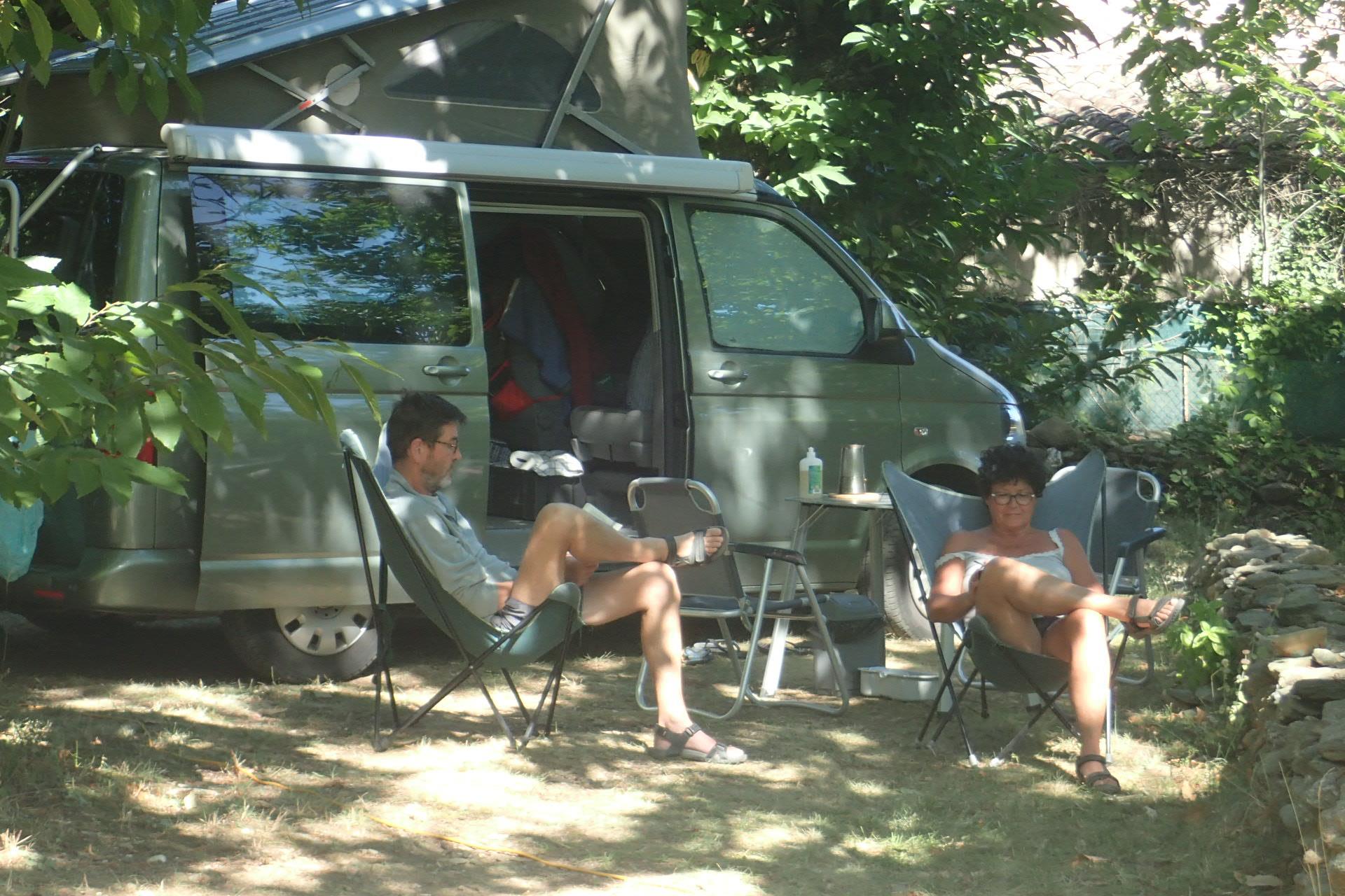 Pitch - Nature Package For 2 People(1 Tent, Caravan Or Motorhome) - Camping La Châtaigneraie
