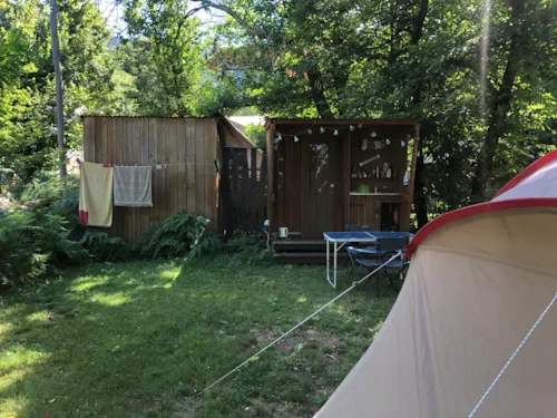 Pitch - Comfort Pitch With Individual Sanitary Facilities + Electricity - image n°2 - Camping La Châtaigneraie