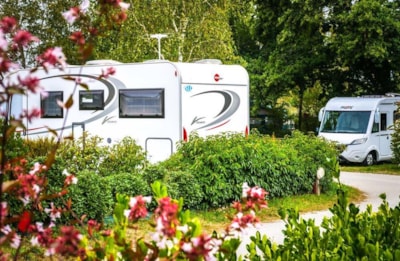 Camping pitch - 100m² — 1