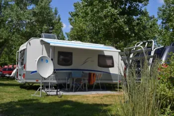 Stellplatz - Stellplatz + Fahrzeug - Camping La Grande Vallée
