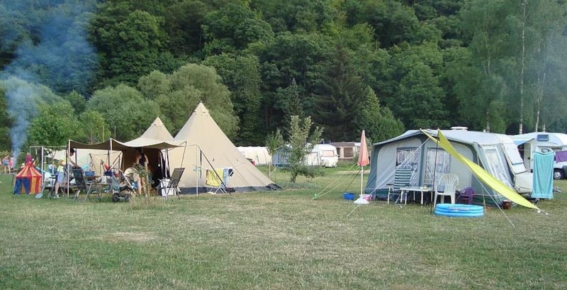 Stellplatz + Zelt oder Wohnwagen